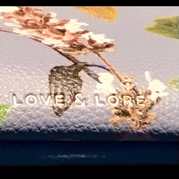 NWOT Love & Lore small zippered pouch - Picture 3 of 6